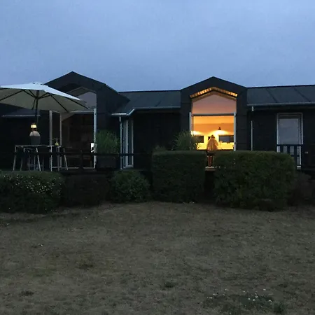 Dom wakacyjny Architect-designed House With Private