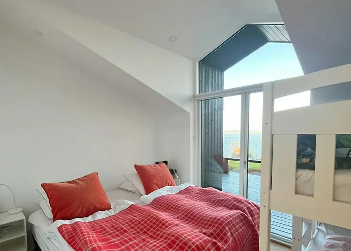 Architect-designed House With Private *